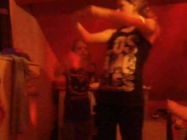 lesjuuh's tweet photo. hihi de leukste denk ik avec @kimby_99 http://t.co/Knfs2QcQ