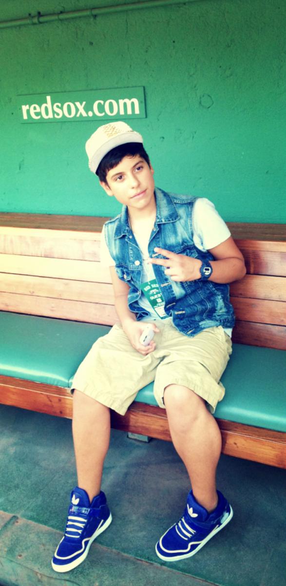 ConnyWazzup's tweet photo. @matthunter123 esas grandes piernas hahah<3 te amo http://t.co/p5SYCcgM