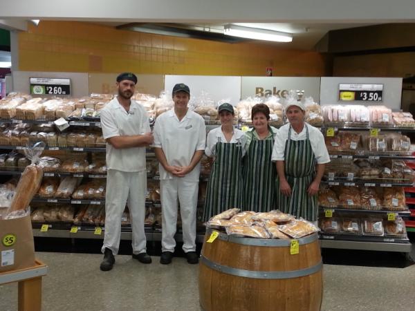 WoolworthsWow's tweet photo. Paul and his proud fresh bakery team, come in and see us for all your needs as you know it'll always be fresh. http://t.co/hPVHhdhT