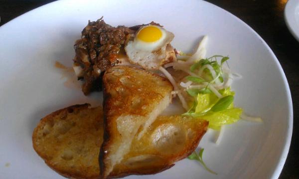 Aaro893's tweet photo. Bone marrow with an oxtail marmelade. Brilliantly done, chef. http://t.co/4MqSUQeN
