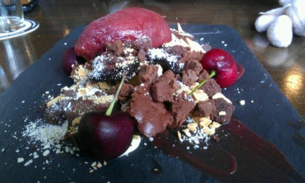 Aaro893's tweet photo. Faux black forest. http://t.co/KE6qPpCm