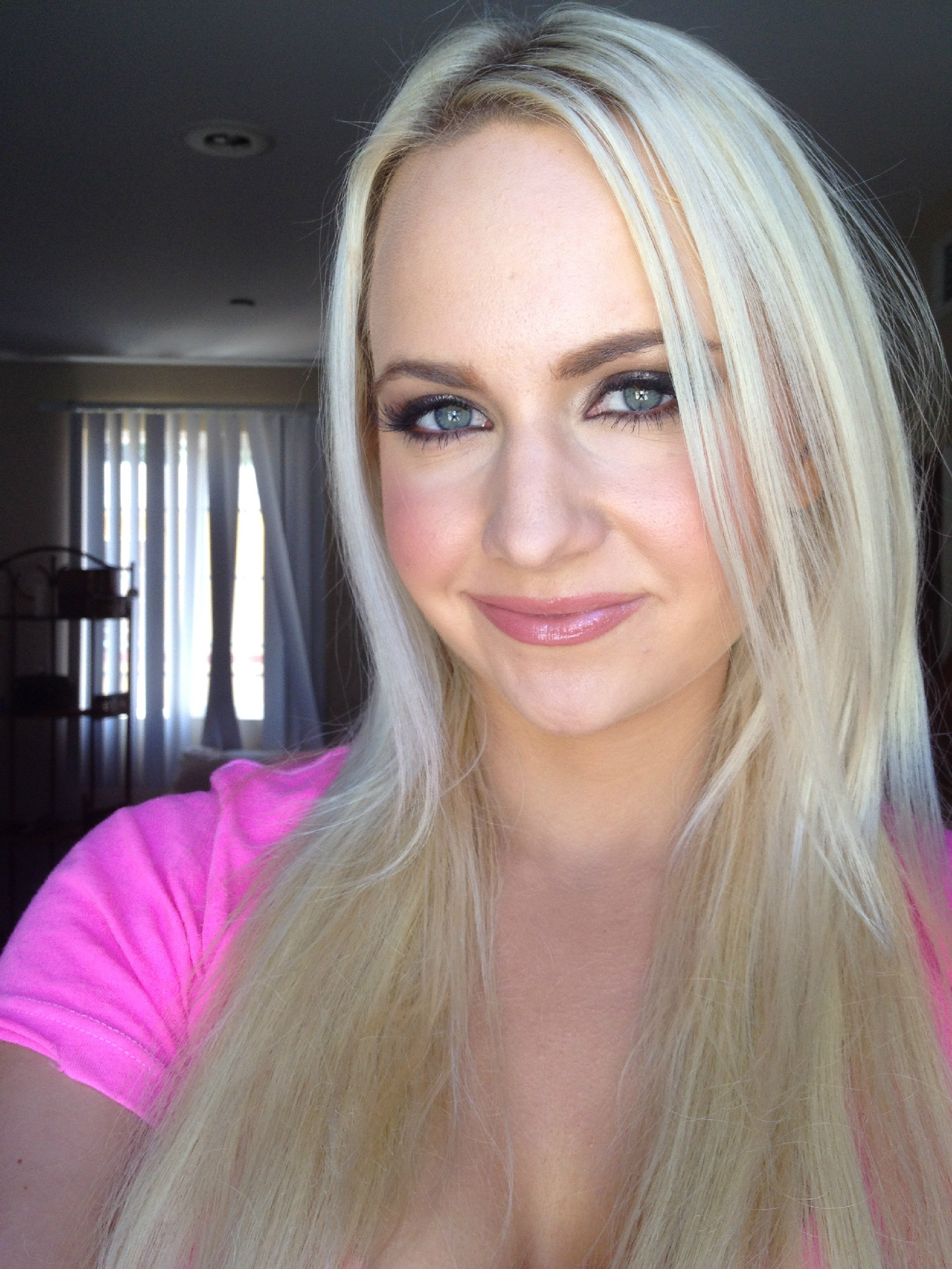 TW Pornstars - Scarlett Star ★. Twitter. Pic from @Mofos set today. 2: