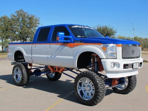 #teamford #4x4 #truck I think they were going with #gators but I like to think its for #BoiseBroncos