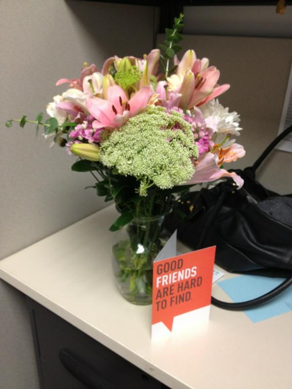 TeamRickiJordan's tweet photo. @TeamRickiJenn surprised me!!! She is the SWEETEST!!!!! #friendsofricki @friendsofricki #smgirlfriends http://t.co/sBGkZmag