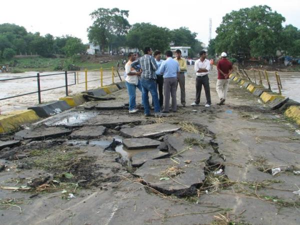 Prasoon__Sharma's tweet photo. Bridge after water was down http://t.co/bypctv5f