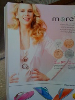 modeforgirls's tweet photo. RT als je haar nog kent! http://t.co/C4R0rnVF