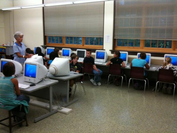 ArnoldMustangs's tweet image. 5th grade ready to get &apos;techy&apos;. #teachingfortomorrow