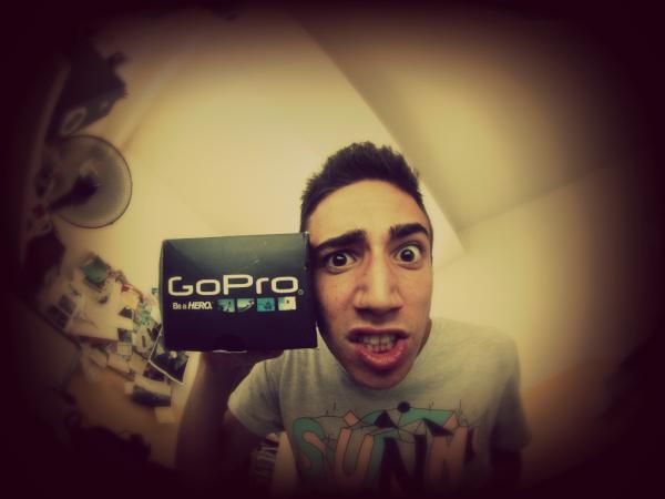 Marco_Bev's tweet photo. Quanto disagio @GoPro #BeaHERO http://t.co/aOyWQzs0