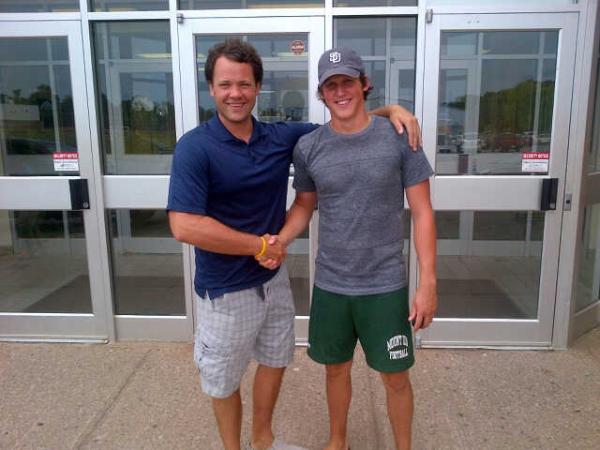 ZachCurrie's tweet photo. Hum baby #curjam @sethcurjam #beauty http://t.co/IQIOmdw
