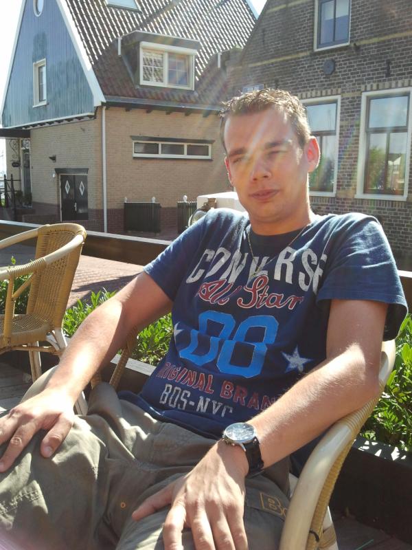 kwhoorn's tweet photo. Terrasje met Pieter http://t.co/SqvYr5Il