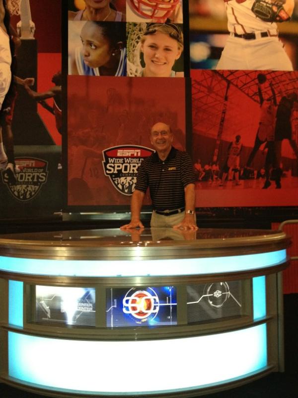 DickieV's tweet photo. Wow SPORTSCENTER report @dwighthoward  a Laker - fab starting 5 baby .@MettaWorldPeace @MagicJohnson http://t.co/16MCP91H