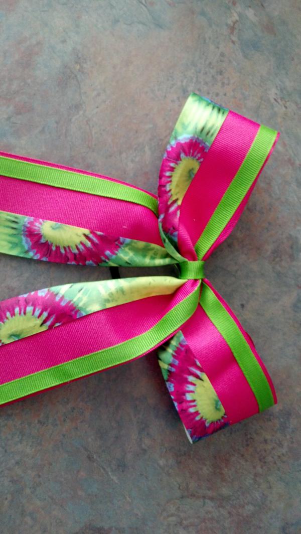 I_Heart_Bows2's tweet photo. @PR1NC3SSCARLA Bows $10 w FREE shipping!! Can b customized just 4 u. Follow &amp; mention me to ur cheer friends. http://t.co/OIIWyEzy