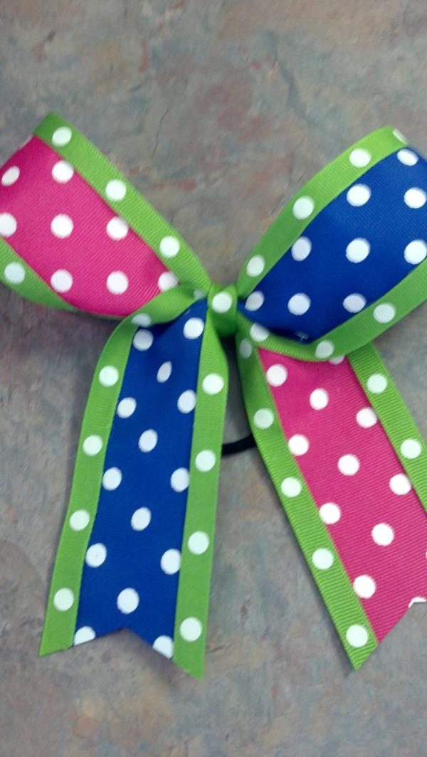 I_Heart_Bows2's tweet photo. @sarahsweetbrook Bows $10 w FREE shipping!! Can b customized just 4 u. Follow &amp; mention me to ur cheer friends. http://t.co/PsY2ZxVV