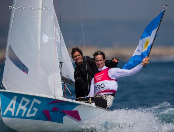 fayyachting's tweet photo. FELICITACIONES @Juandelaf y @LUCASCALABRESE ! Medalla de bronce en los #JJOO de #Londres2012 !! #Argentina http://t.co/1CKr9Uim