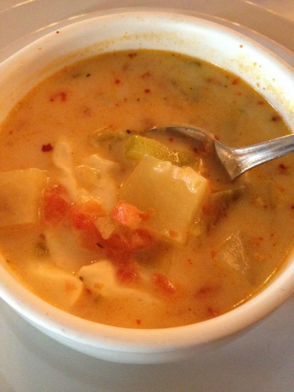 RestaurantPalom's tweet photo. Con este clima, que tal un caldito de queso? http://t.co/9lXfQf5p