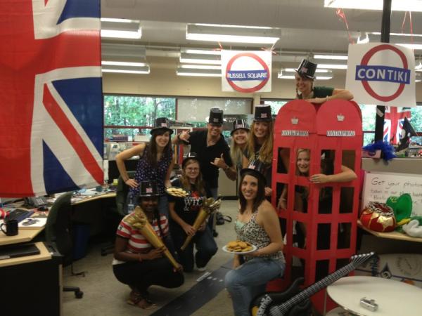 TravCorpMarkTO's tweet photo. @ContikiMoniki Haha, they've locked u up in phone booth prison! RT keeping it real in #london for the #olympics !! http://t.co/C3lFNJ2H