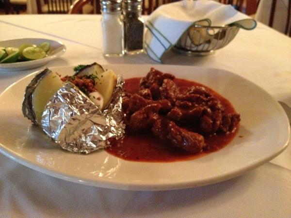 RestaurantPalom's tweet photo. Buenísimas Puntas de Filete al Chile Colorado!!! http://t.co/mNzCR5Ud