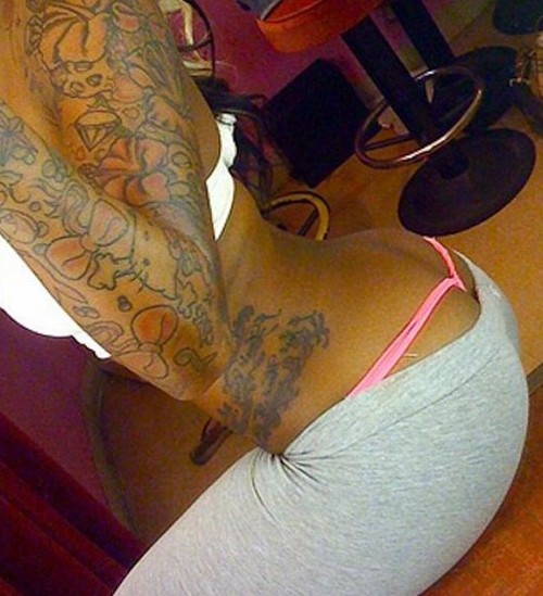 BOOTYSareUS's tweet photo. TATTED YOGA TEACHER http://t.co/XIULzJEs