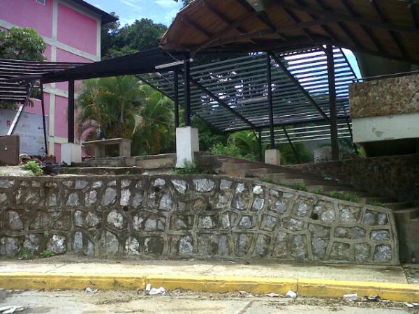 OdBarbaraM's tweet photo. Nuevo Techo para el Area de Odontologia de la UNERG! Gracias a las autoridades. #Guarico #UNERG http://t.co/MjRlUFcQ