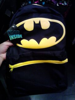 BeckieNavarro's tweet image. My New #BatmanBackpack that I bought @HotTopic :D
