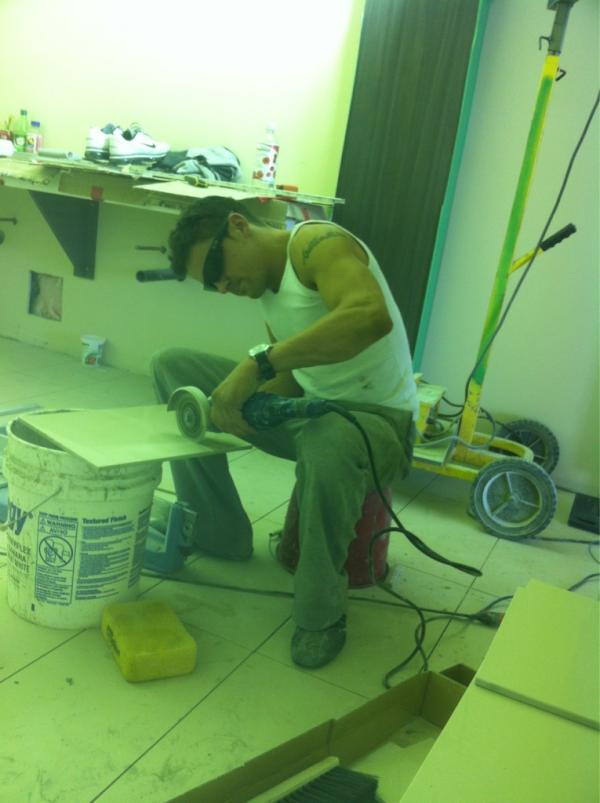 AmiloDesignInc tweet picture