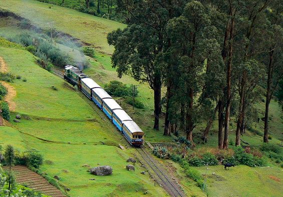 IndiaPanorama's tweet photo. Best Hill Stations in India.......http://bit.ly/LY66fB http://t.co/The35jsf