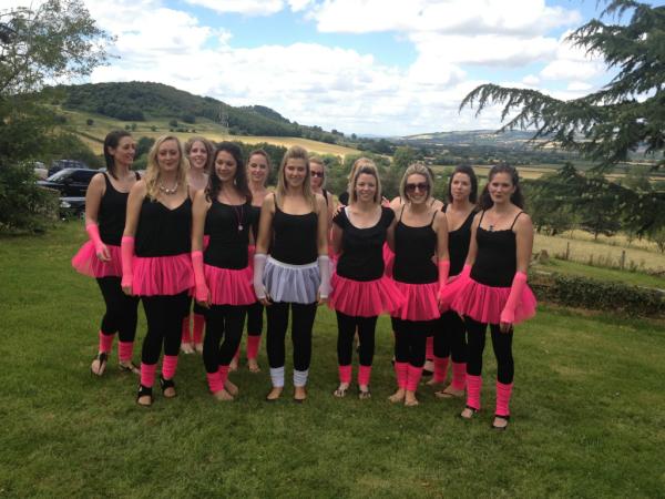 MiddleStanley's tweet image. #henparty #dancinglessons on the garden @MiddleStanley