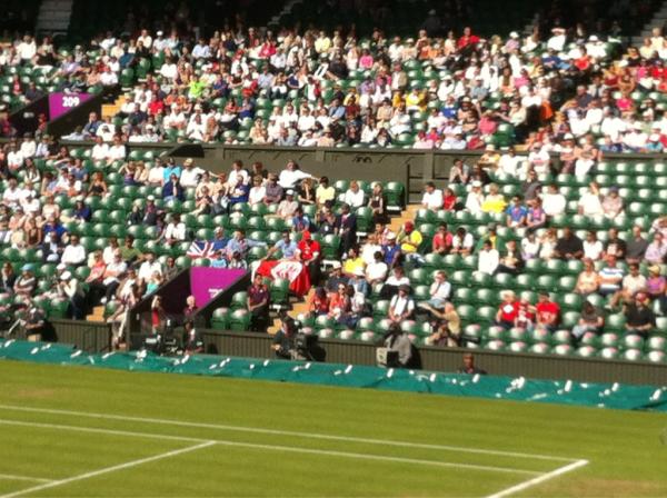 Empty seats on centre court- c'est ridicule!