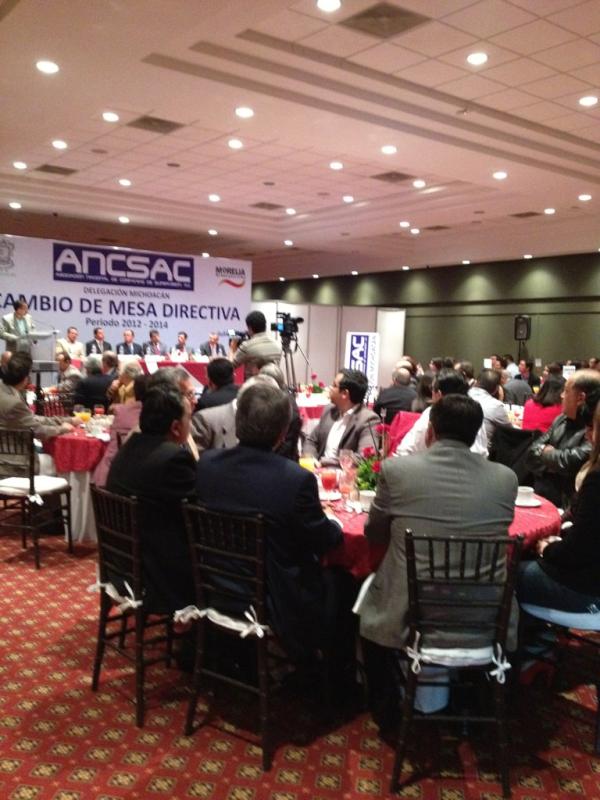 OmanaEventos's tweet photo. Desayuno ANCSAC http://t.co/vSUBbDzf