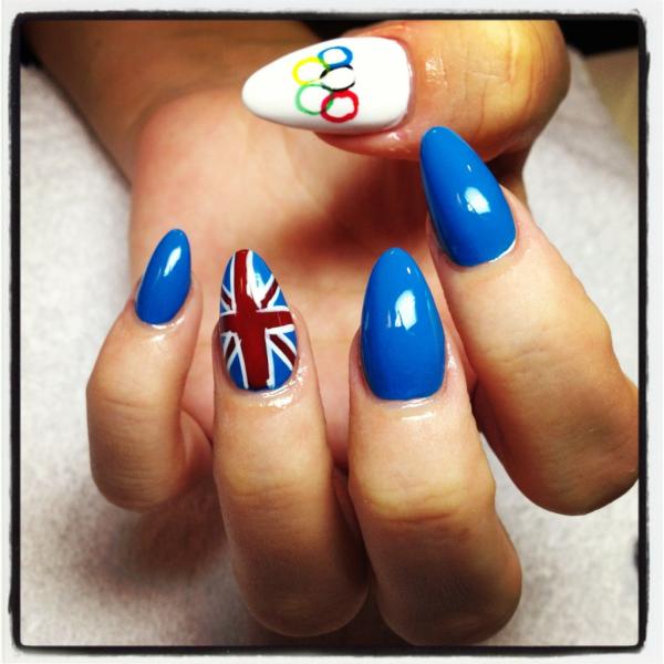 lilyallen's tweet photo. Monday morning sickness @sophynails @Harissalon #sport #lympix #london2012 http://t.co/ORnbC937