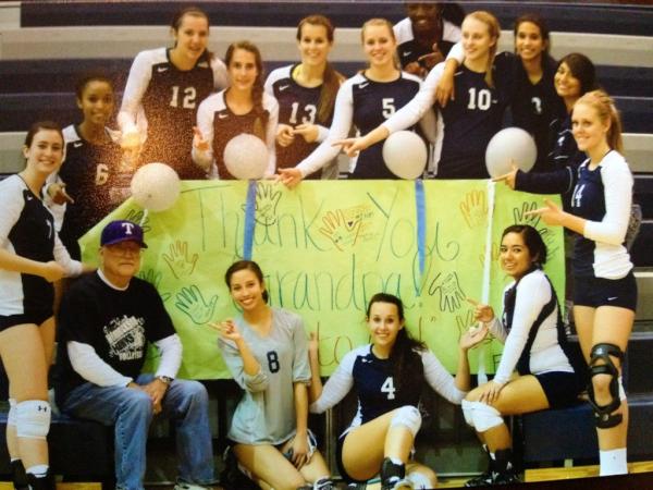 LaurenMuSHka's tweet image. Ready to start the season!!
#HAWKVOLLEYBALL