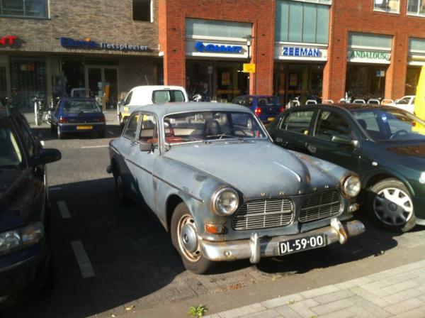 Deze #volvoamazon heeft betere tijden gehad. Ook een kleine identiteitscrisis op het kenteken. #amazon #DL5900
