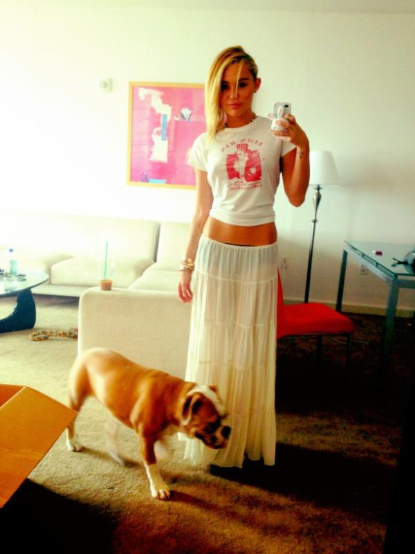 miley tweet picture