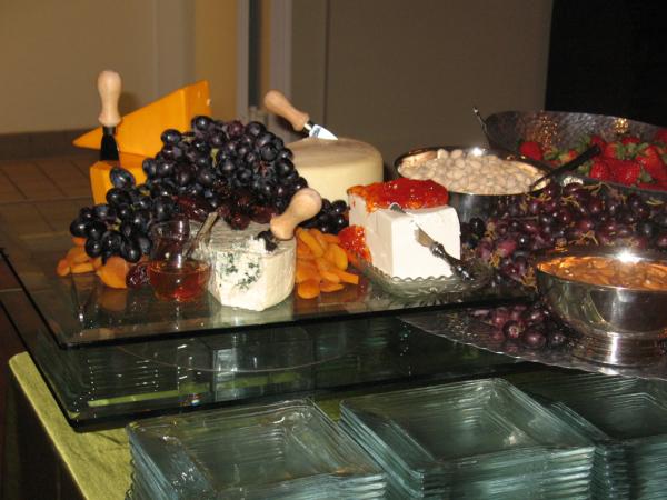 JennieWellerCat's tweet photo. Hottest day of the year--book Jennie Weller Catering to bring dinner to your summer party! #JennieWellerCatering http://t.co/xqICAhdB
