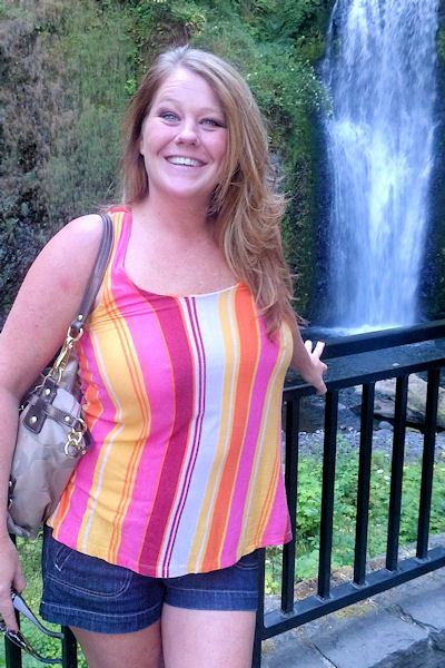 Pit stop for lunch, Multnomah Falls Oregon... on way to Maryhill Winery for concert last Sat http://t