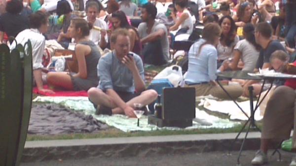 StevenHMagic's tweet image. He got the 18 year old wine at the park. This dude DOES NOT play when it comes to picnic dates