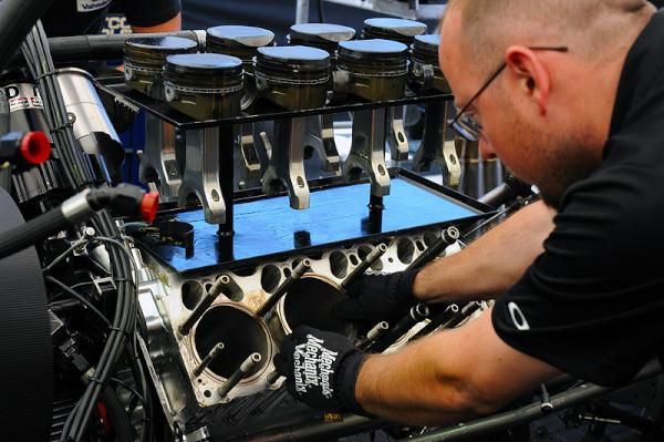 Mechanix_Wear's tweet image. How much does it cost? How fast do you want to go! @FastJackBeckman #NHRA #nitrofever #FastJack #valvoline