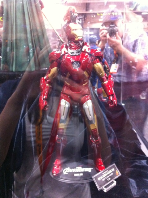 Took pics at @collectsideshow 's booth at #SDCC to make sure I bought everything I wanted :-/ Got this<a class="tags" target="_blank" title="On Twitter" href="/?out=eyJ0eXAiOiJKV1QiLCJhbGciOiJIUzUxMiJ9.eyJpYXQiOjE3MjU2Mjg5MDMsImlzcyI6InR3cG9ybnN0YXJzLmNvbSIsIm5iZiI6MTcyNTYyODkwMywiZXhwIjoxNzU3MTY0OTAzLCJyZWRpcmVjdF91cmwiOiJodHRwczovL3R3aXR0ZXIuY29tL2NvbGxlY3RzaWRlc2hvdyJ9.P77Qm9x7m9nReBC26_8ee-9pf9u0lOfvm2Cgvl1gzQvPCJfUEk989U-HcHlwnPltH94WRGphStHYzJ3e8SUAPg">@collectsideshow</a><a href="/tag/sdcc"class="tags">#SDCC</a>