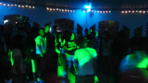 djbrostradamus's tweet photo. That famous dougie circle @A_toneee @RutgersNSO @HurricaneDJs http://t.co/WkOyFzda