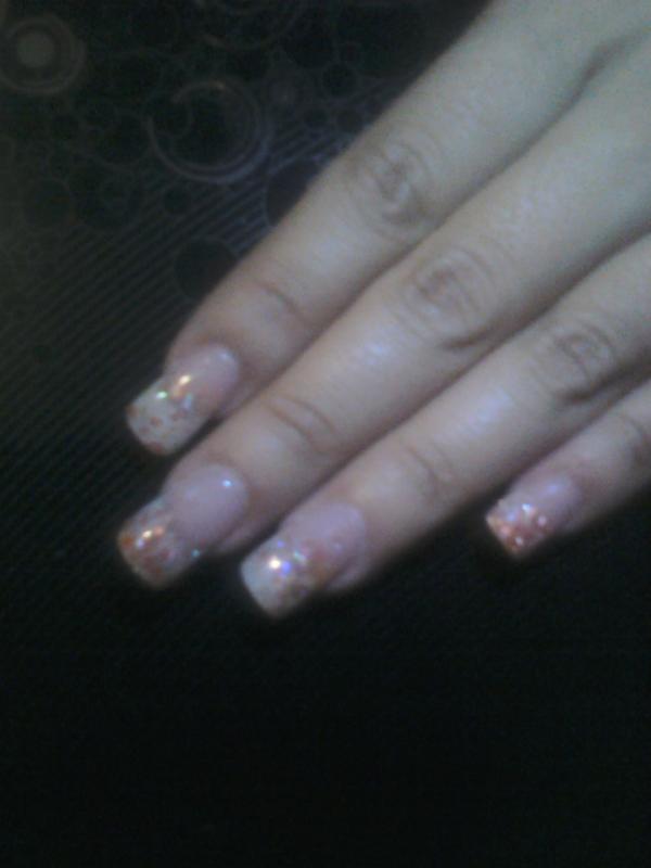 El trabajo de hoy 30 de julio "Acrílico francés &amp; glitter con acabado Uv"