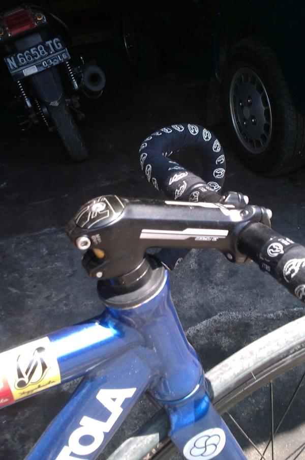 letsgopiknik's tweet photo. RT @bahaRUINS: WTS:Stem BBB 3DForget 35Degree 25,4 Good Used/250k/089620780634 @letsgopiknik http://t.co/g1a4Lcfn
