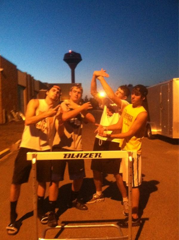 BlazerTheHurdle's tweet image. Blazers back bitches #Swag #Yolo #TrackGod