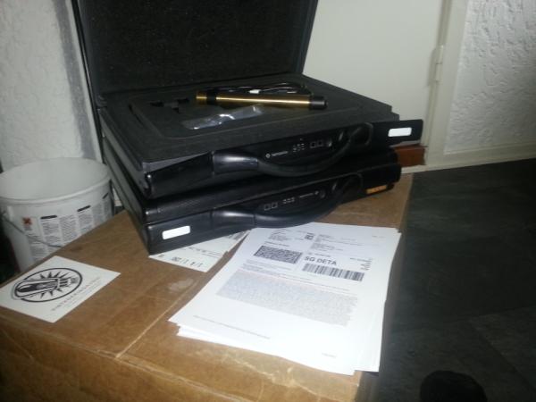 Ruben_Carlsen's tweet photo. Venter på at FedEx skal hente 4040'ene, og sende de til rep i USA en plass.. http://t.co/VWdIRphn