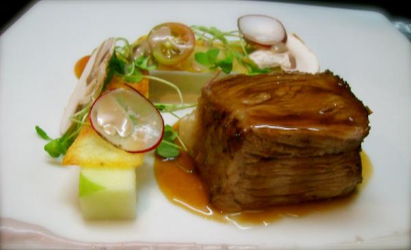 Morrillo bañado con caramelo de panela.
