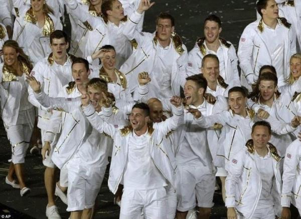 9Robp's tweet photo. Come on the lads @GBMensWaterPolo http://t.co/n5P2iTtg