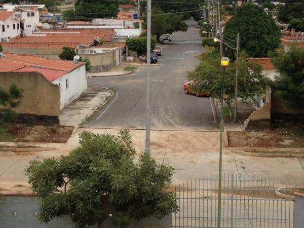 PasoReal3's tweet photo. La alcaldía de San Diego ejecutó la demolición de la pared con el morro http://t.co/eJKORZCo