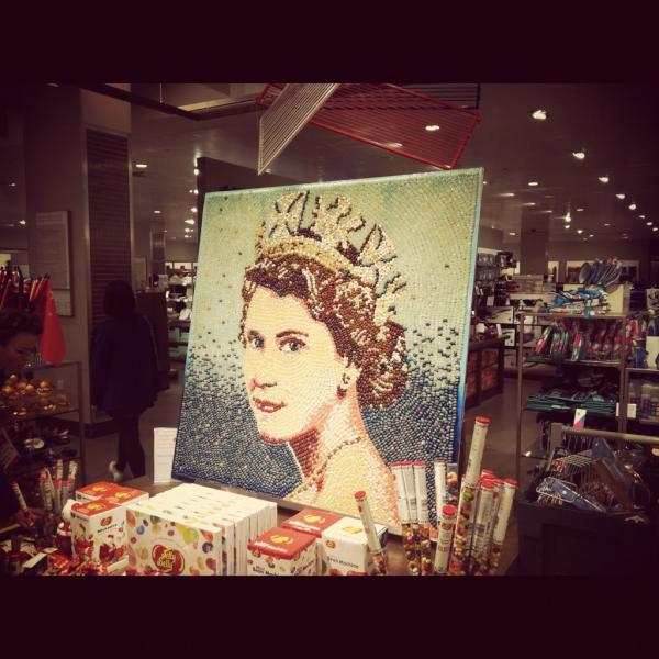 kasparsm_'s tweet photo. Elizabete no saldumiem! http://t.co/BuH0xZms
