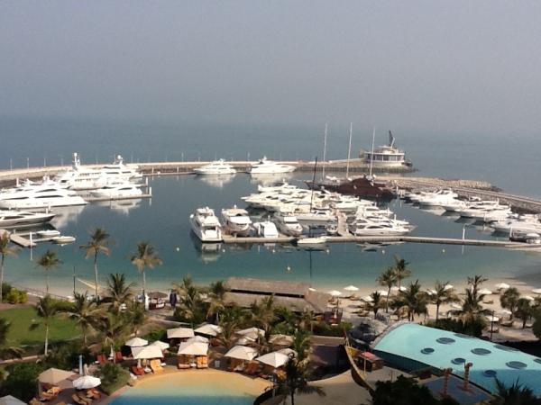 8.30 in the morning and Already 35 degrees. , think I will do some more sun bathing today #hardlife