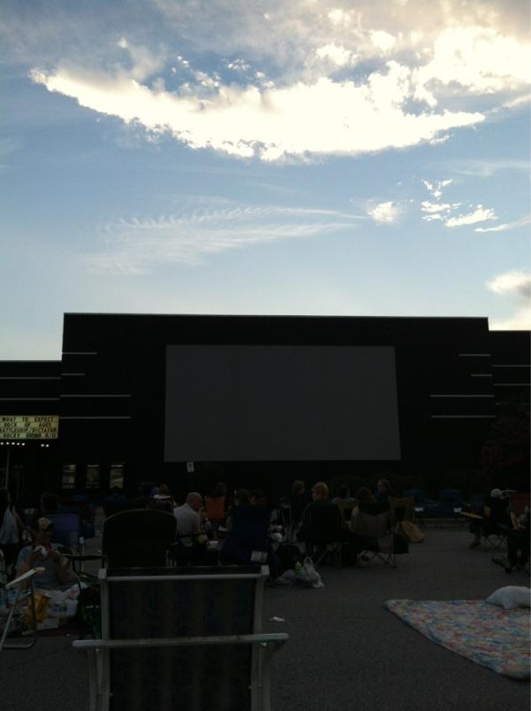 ayanaberry's tweet image. About to get my outdoor Lost Boys on #cinebarre #thecoreys @jamijett