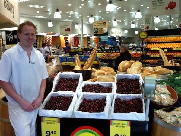 cltwittes's tweet photo. Joel at TRalgon showing his stuff in bakery:)@tjeerdjegen @sgr01613 http://t.co/Ao4w5VJ6